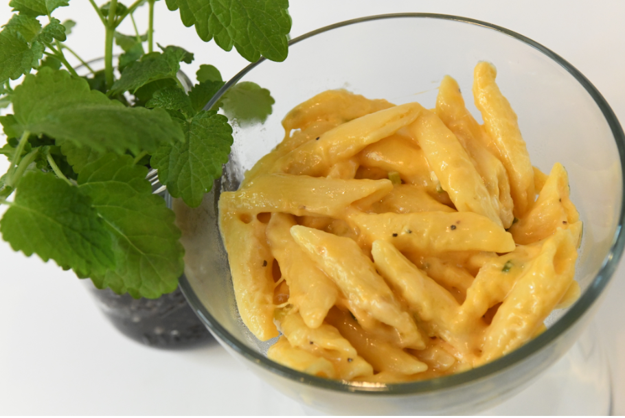 MAC & CHEESE